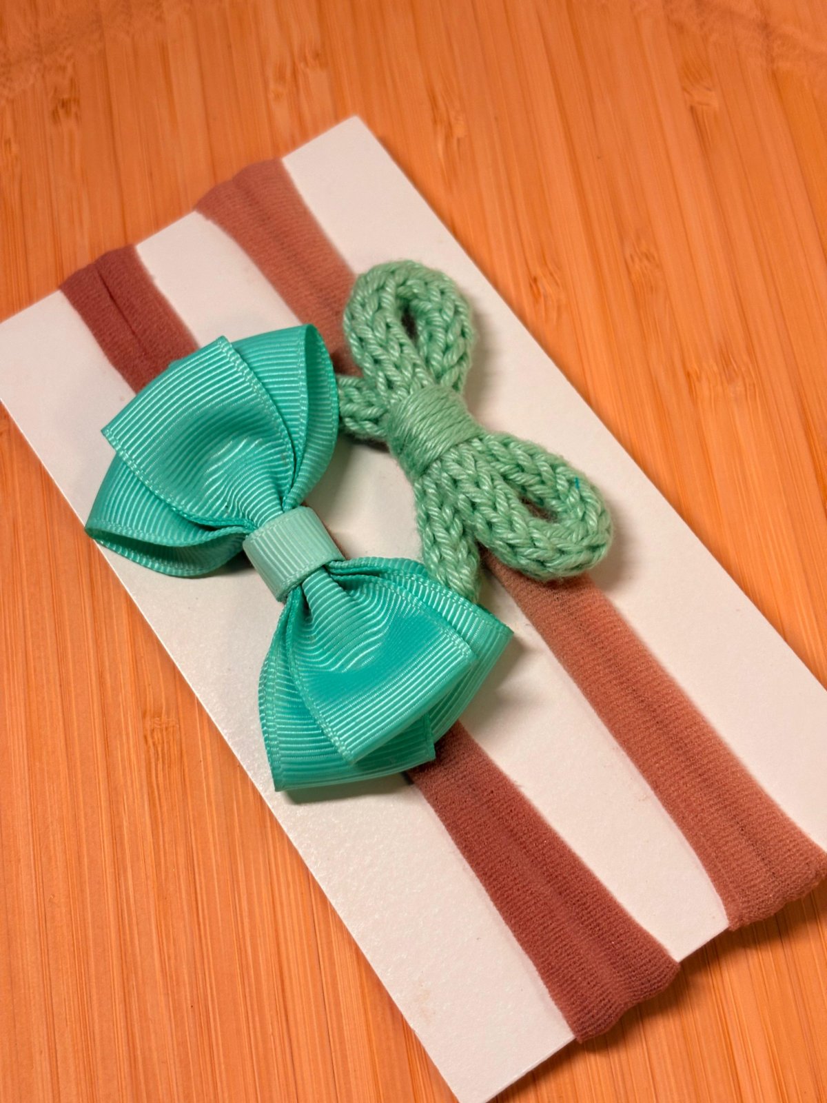 Kit Faixinhas com laço de tricô amigurumi