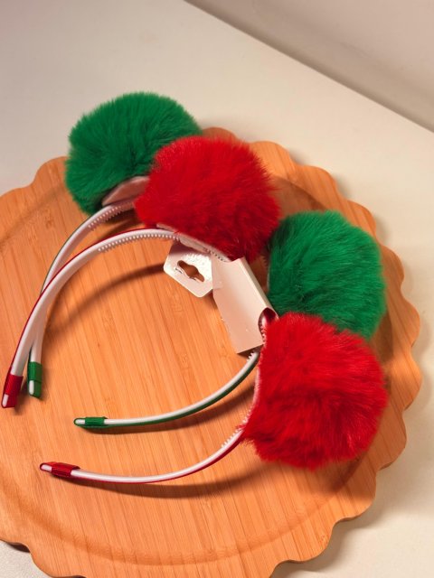 Tiara Pompom