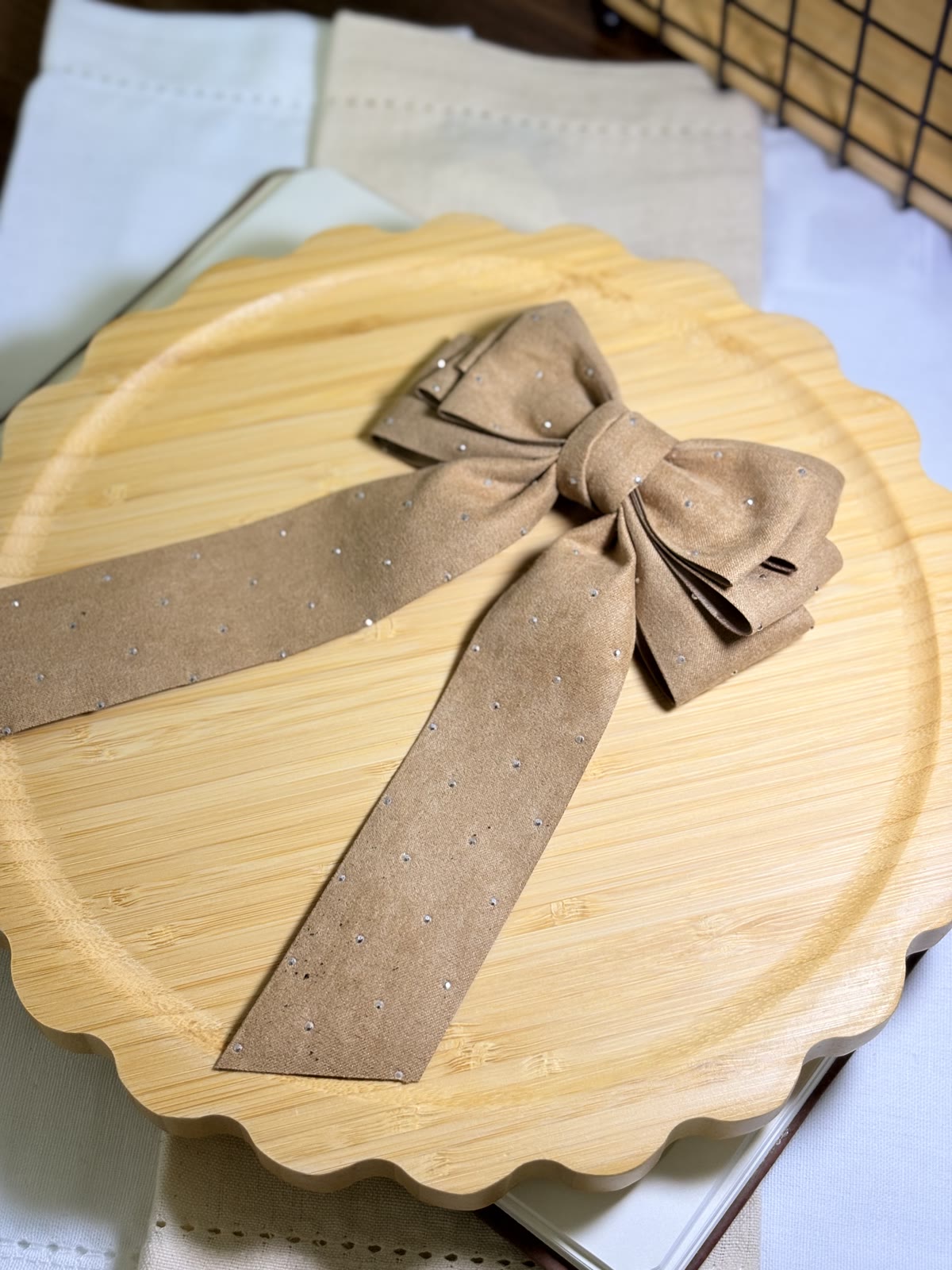 Laço Suede Cauda Longa